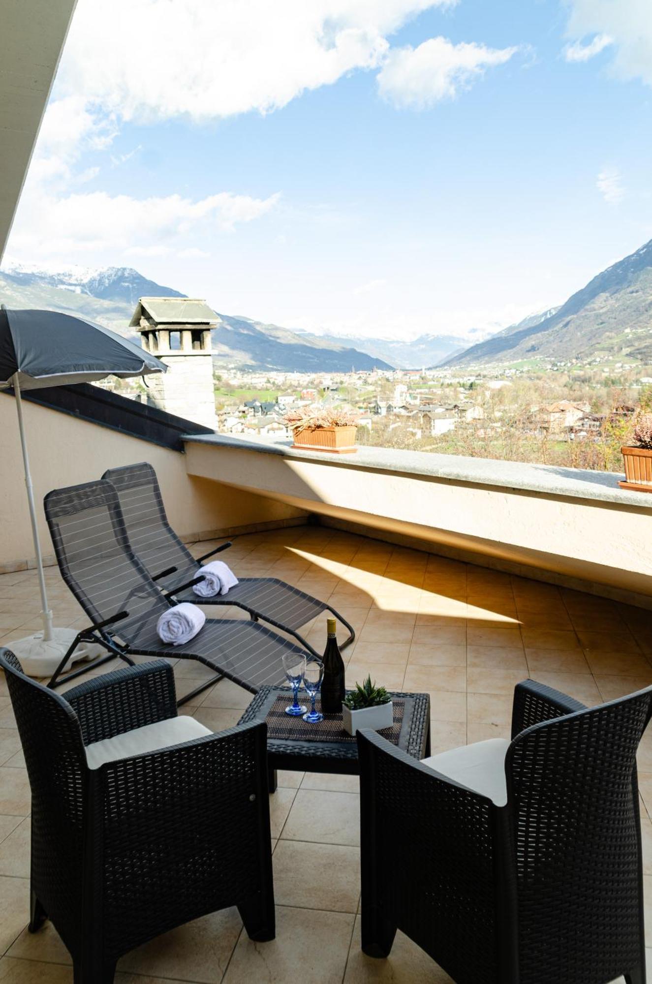 Sarre Skyline Apartment - Relax In Valle D'Αόστα Εξωτερικό φωτογραφία